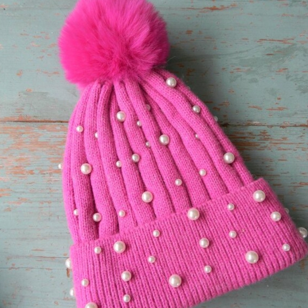 NWOT STEVE MADDEN Pink Lined Knit Pom Pom Beanie with Pearls